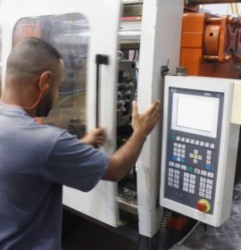 Equipamento de ferramentaria e injetora 3